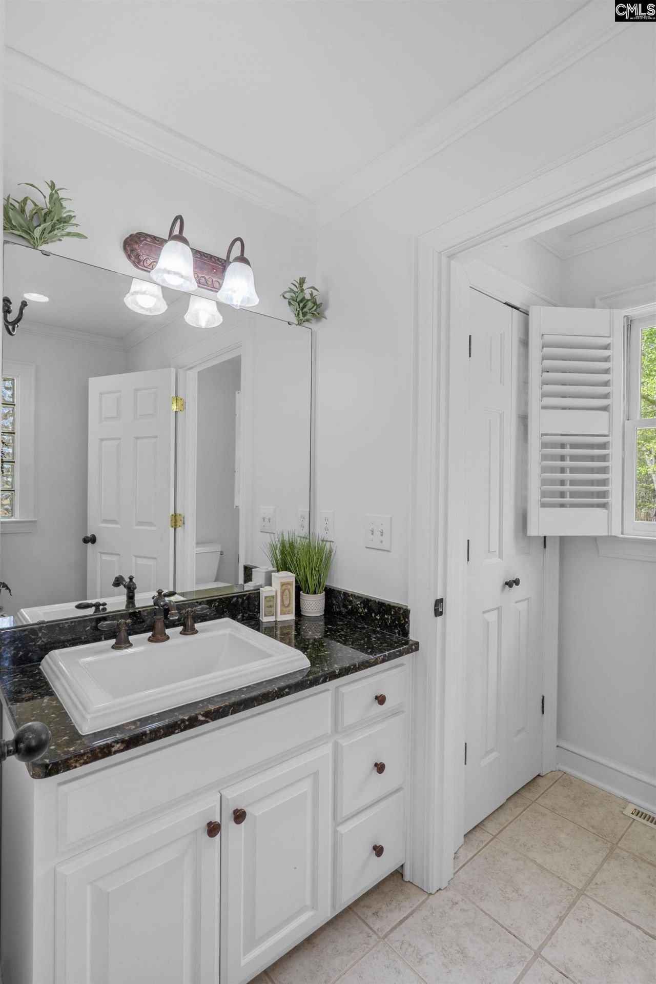 1368 Sunnyhill Drive Photo 46