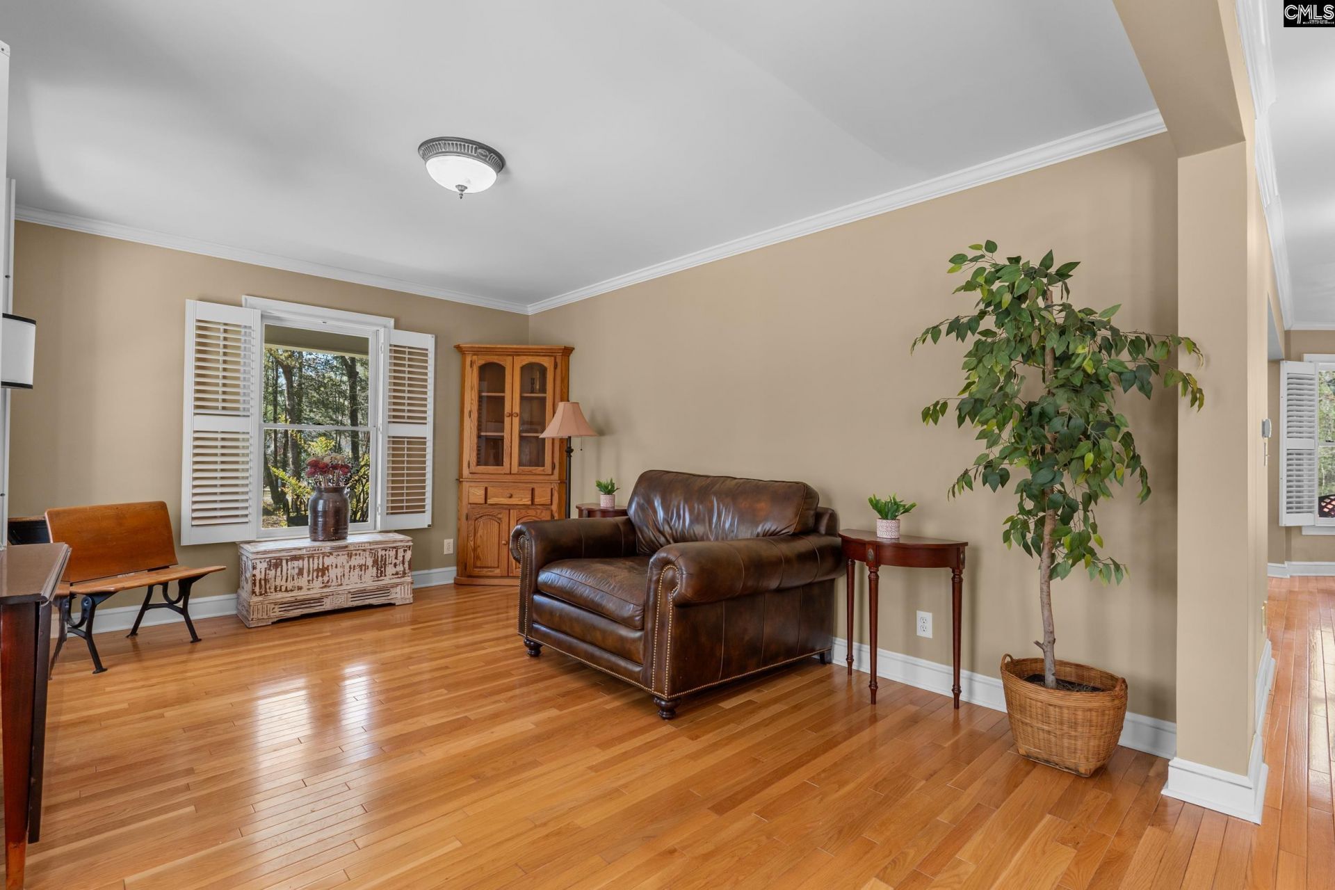 1368 Sunnyhill Drive Photo 5