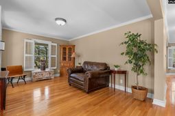 1368 Sunnyhill Drive photo 4