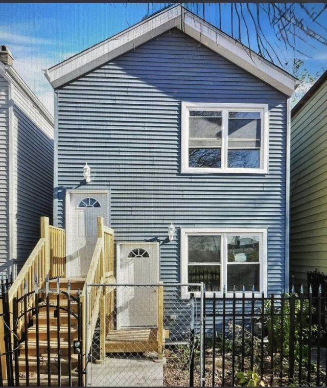 2731 S Whipple Street, Chicago, IL 60623 Main Photo