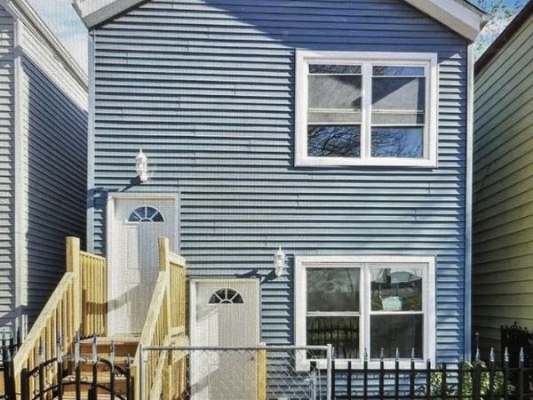 2731 S Whipple Street , Chicago, IL 60623