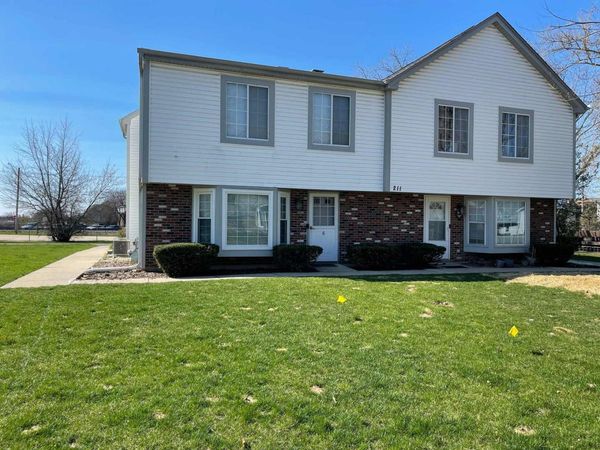 211 E Oneida Avenue, Unit G, Bartlett, IL 60103