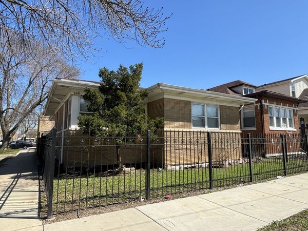 6601 S Francisco Avenue , Chicago, IL 60629