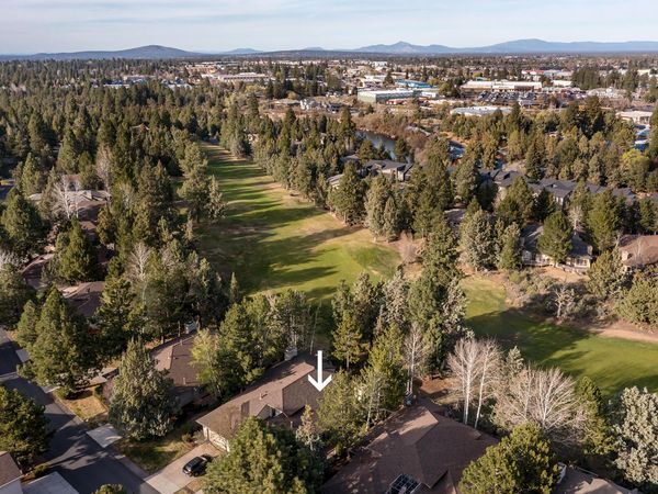 3020 NW Clubhouse Drive, Bend, OR 97703