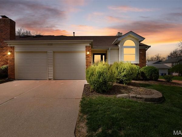 12792 Bennington Common Lane, St Louis, MO 63146