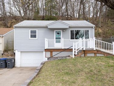 1557 SUNSET Drive, COUNCIL BLUFFS, IA 51503