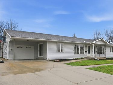 47 6TH Street, WOODBINE, IA 51579