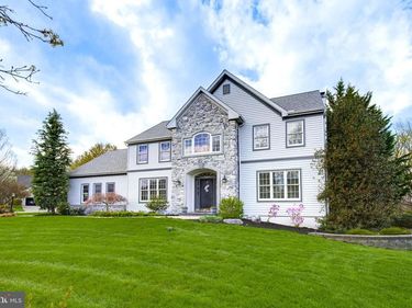 1100 SUNWOOD LANE, LANCASTER, PA 17601