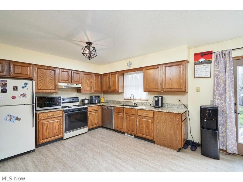 183 Mccadden Avenue NE, Massillon, OH 44646 Photo 5