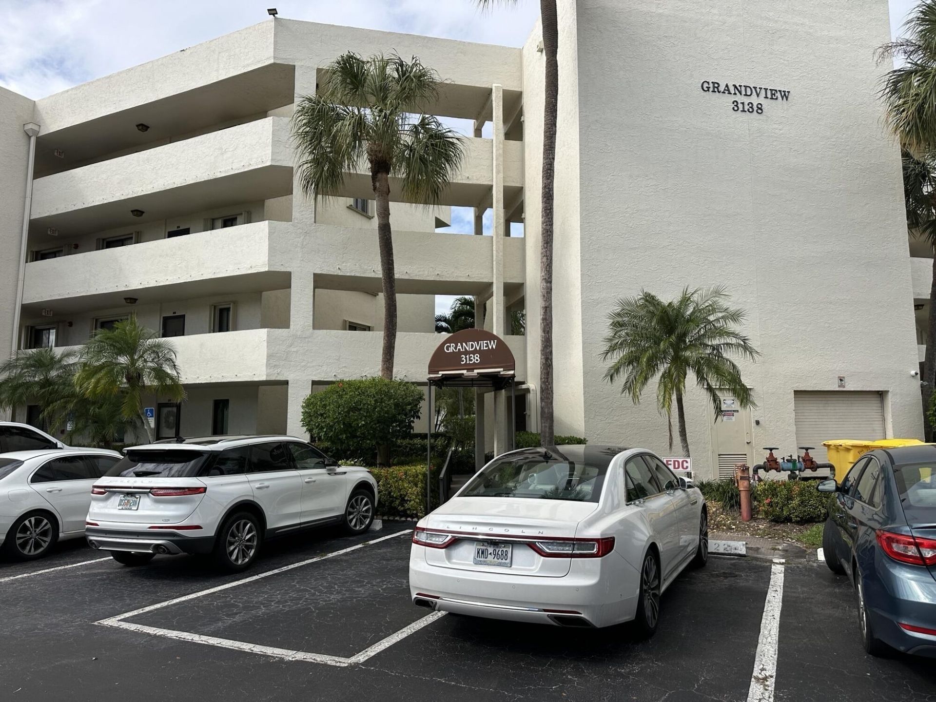 3138 Via Poinciana, Unit 114, Lake Worth, FL 33467 Photo