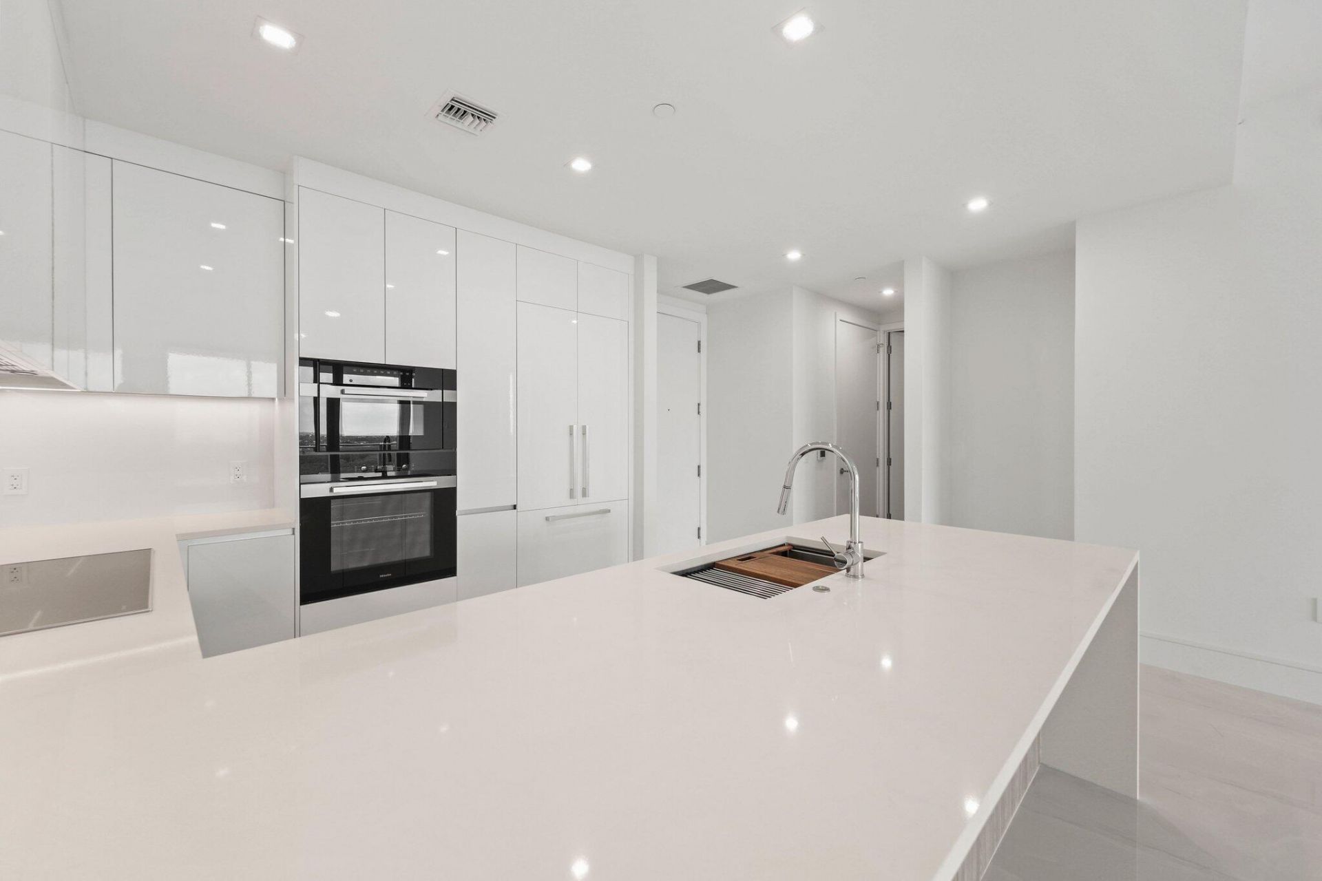 220 Lake Shore Drive, Unit 1121, Lake Park, FL 33403 Photo