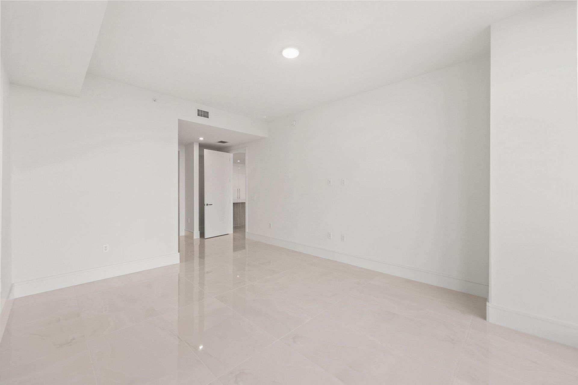 220 Lake Shore Drive, Unit 1121, Lake Park, FL 33403 Photo