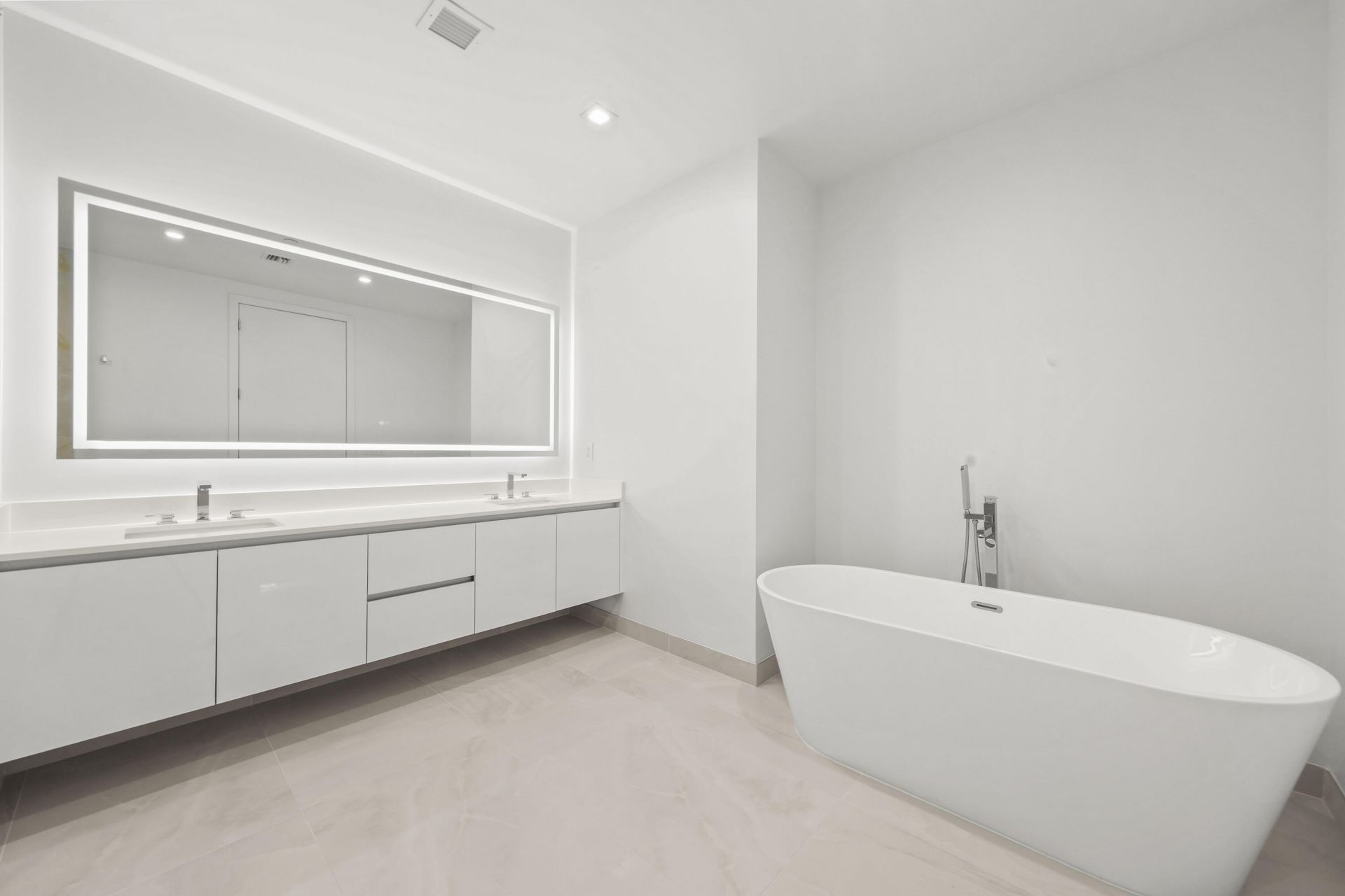 220 Lake Shore Drive, Unit 1121, Lake Park, FL 33403 Photo