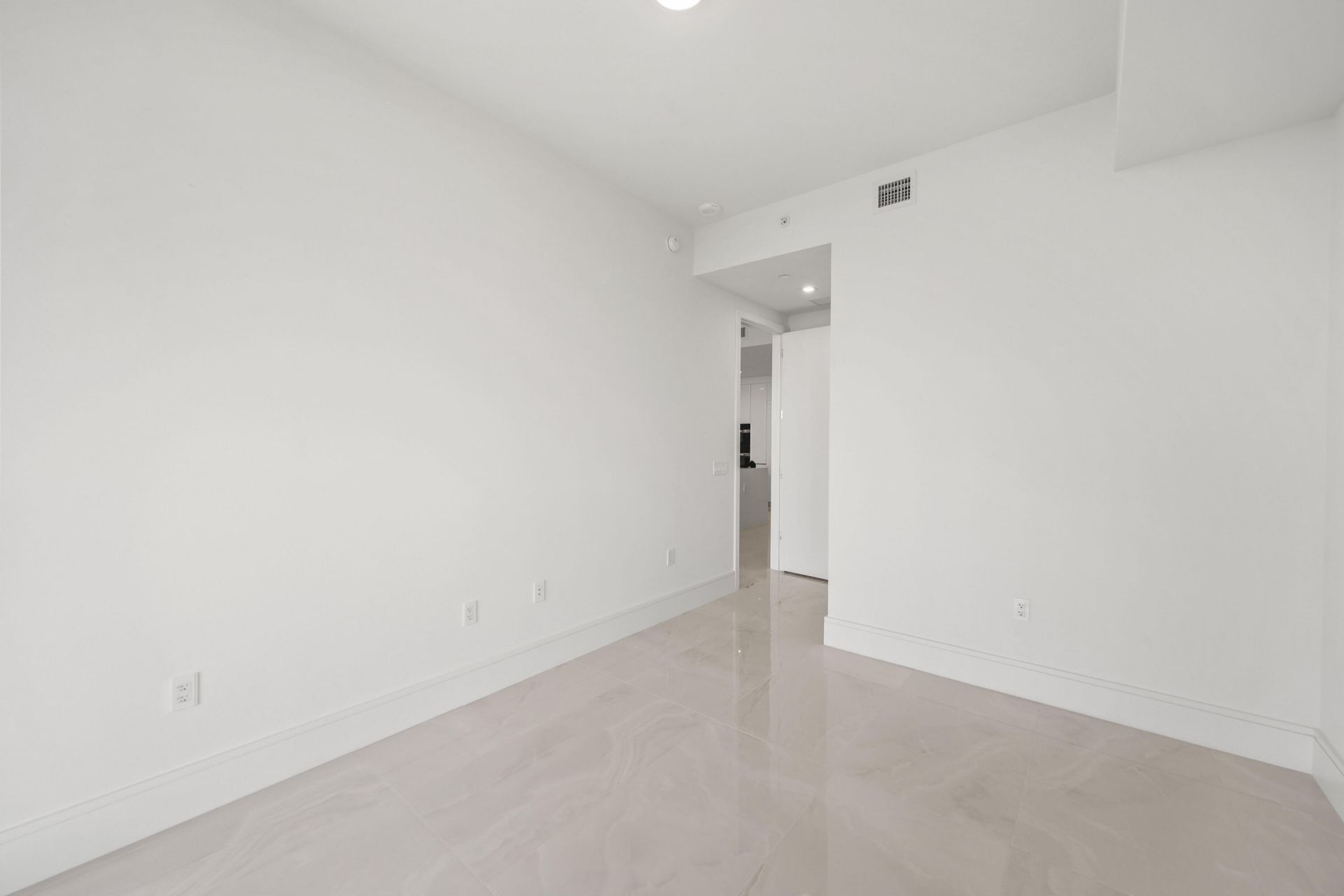 220 Lake Shore Drive, Unit 1121, Lake Park, FL 33403 Photo