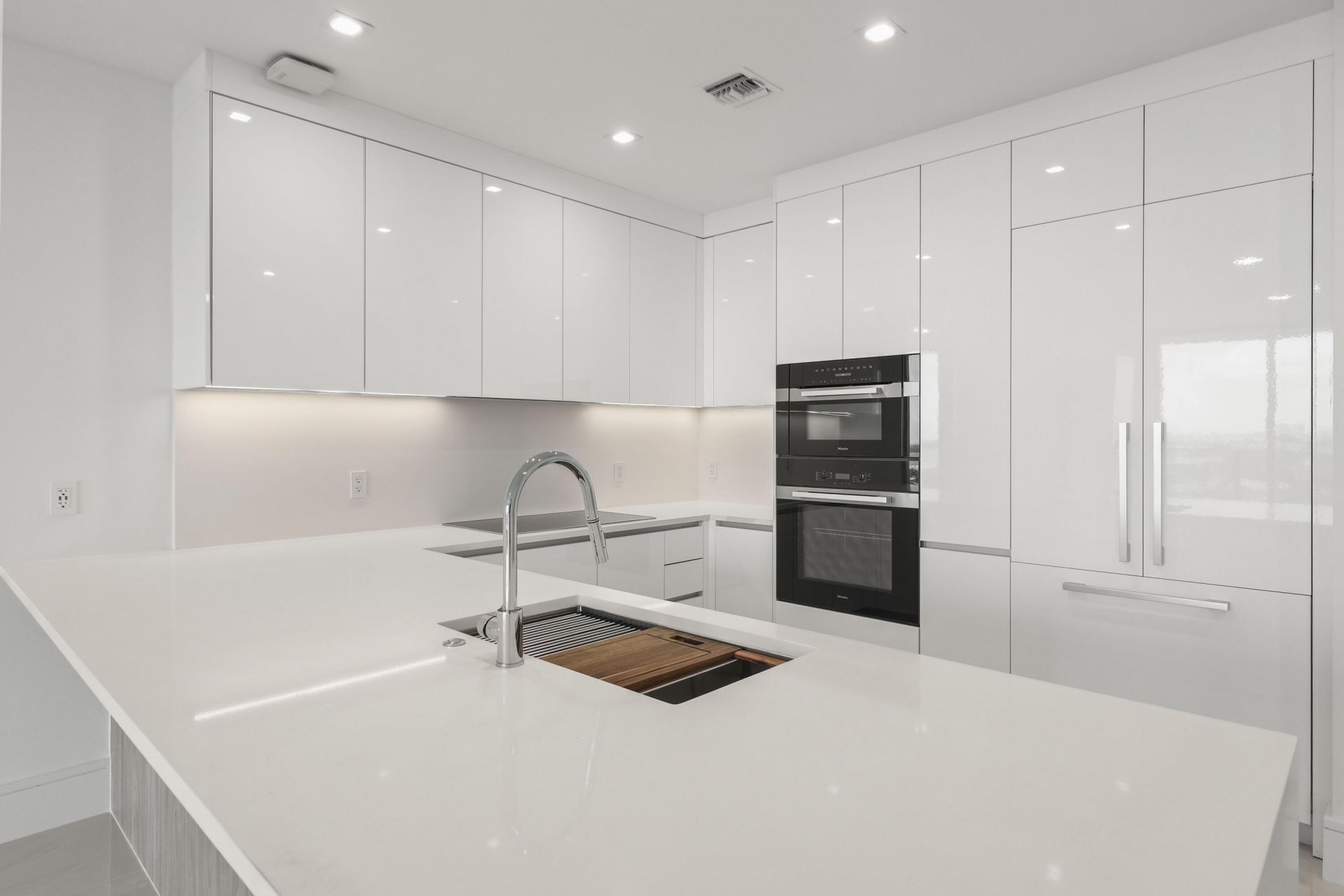 220 Lake Shore Drive, Unit 1121, Lake Park, FL 33403 Photo