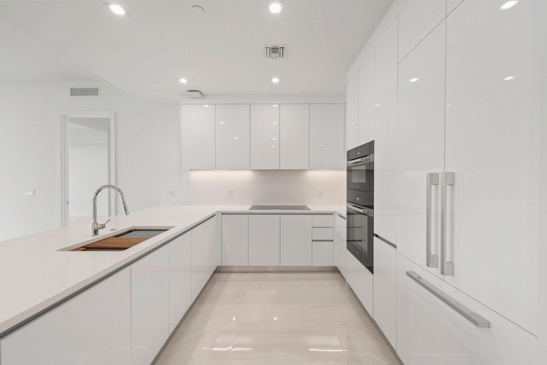 220 Lake Shore Drive, Unit 1121, Lake Park, FL 33403 Photo