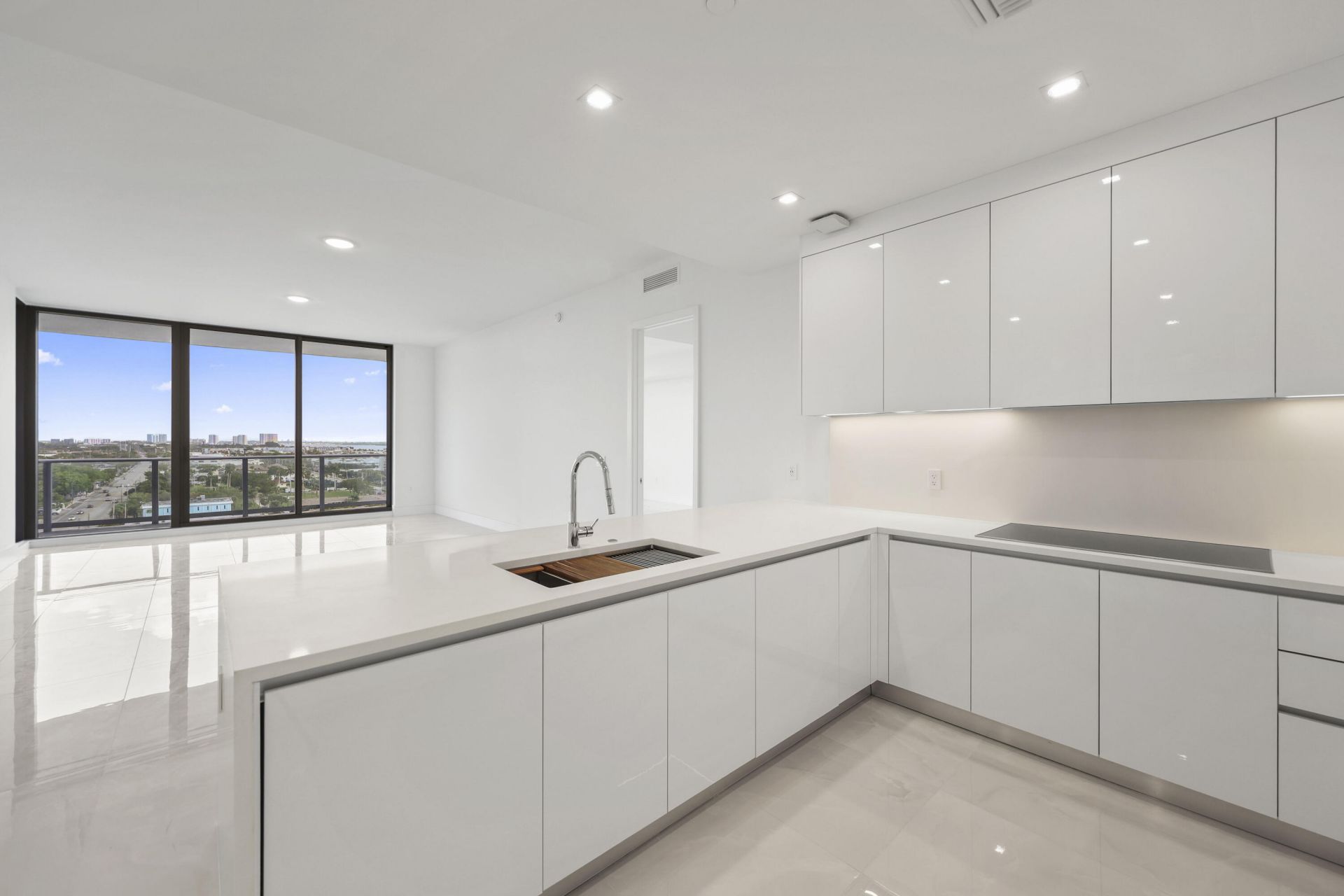 220 Lake Shore Drive, Unit 1121, Lake Park, FL 33403 Photo