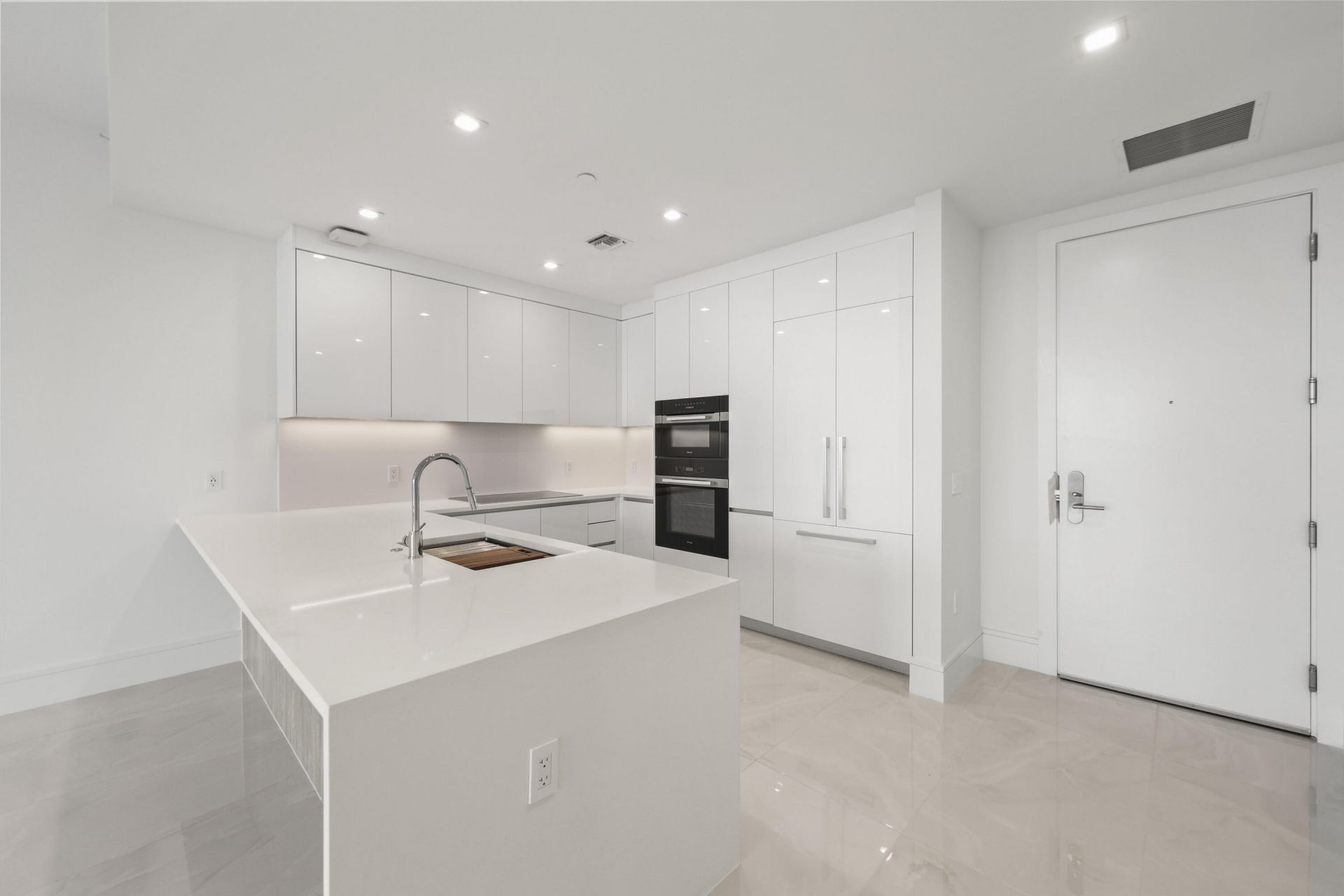 220 Lake Shore Drive, Unit 1121, Lake Park, FL 33403 Photo