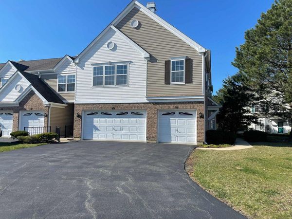 51 Arboretum Drive , Lombard, IL 60148