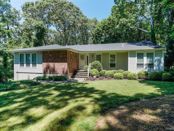 39 Lotowana Lane, Stony Brook, NY 11790