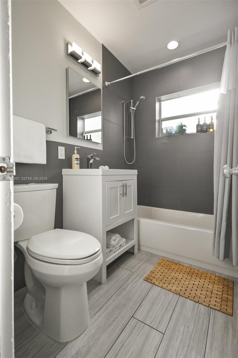 201 NE 16th Ct, Fort Lauderdale, FL 33305 Photo