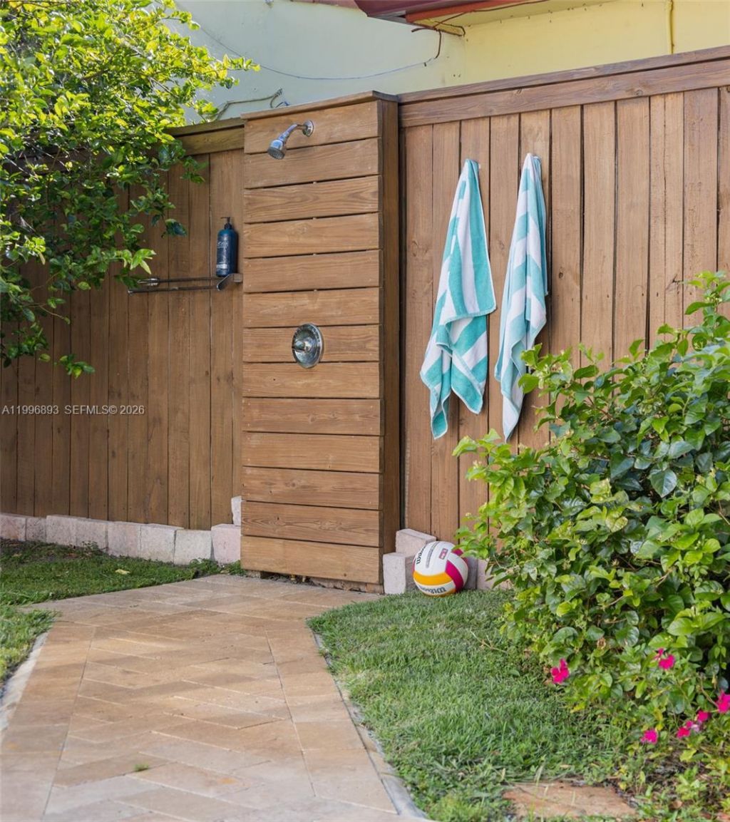 201 NE 16th Ct, Fort Lauderdale, FL 33305 Photo