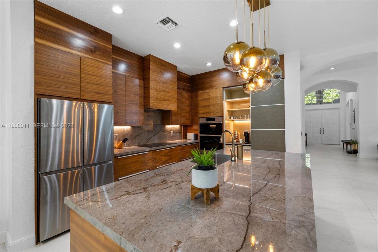 3870 E Hibiscus St, Weston, FL 33332 Photo