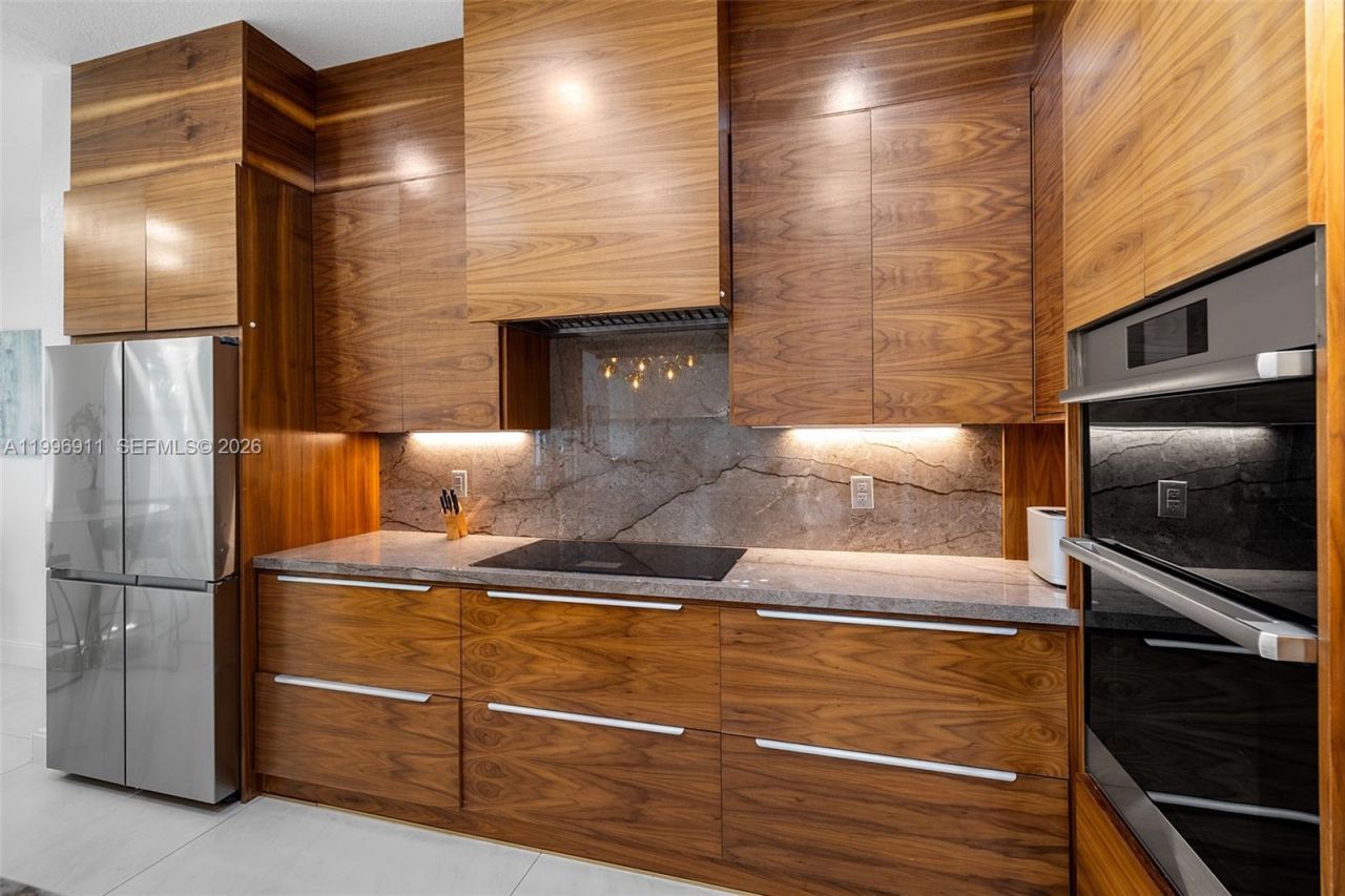 3870 E Hibiscus St, Weston, FL 33332 Photo