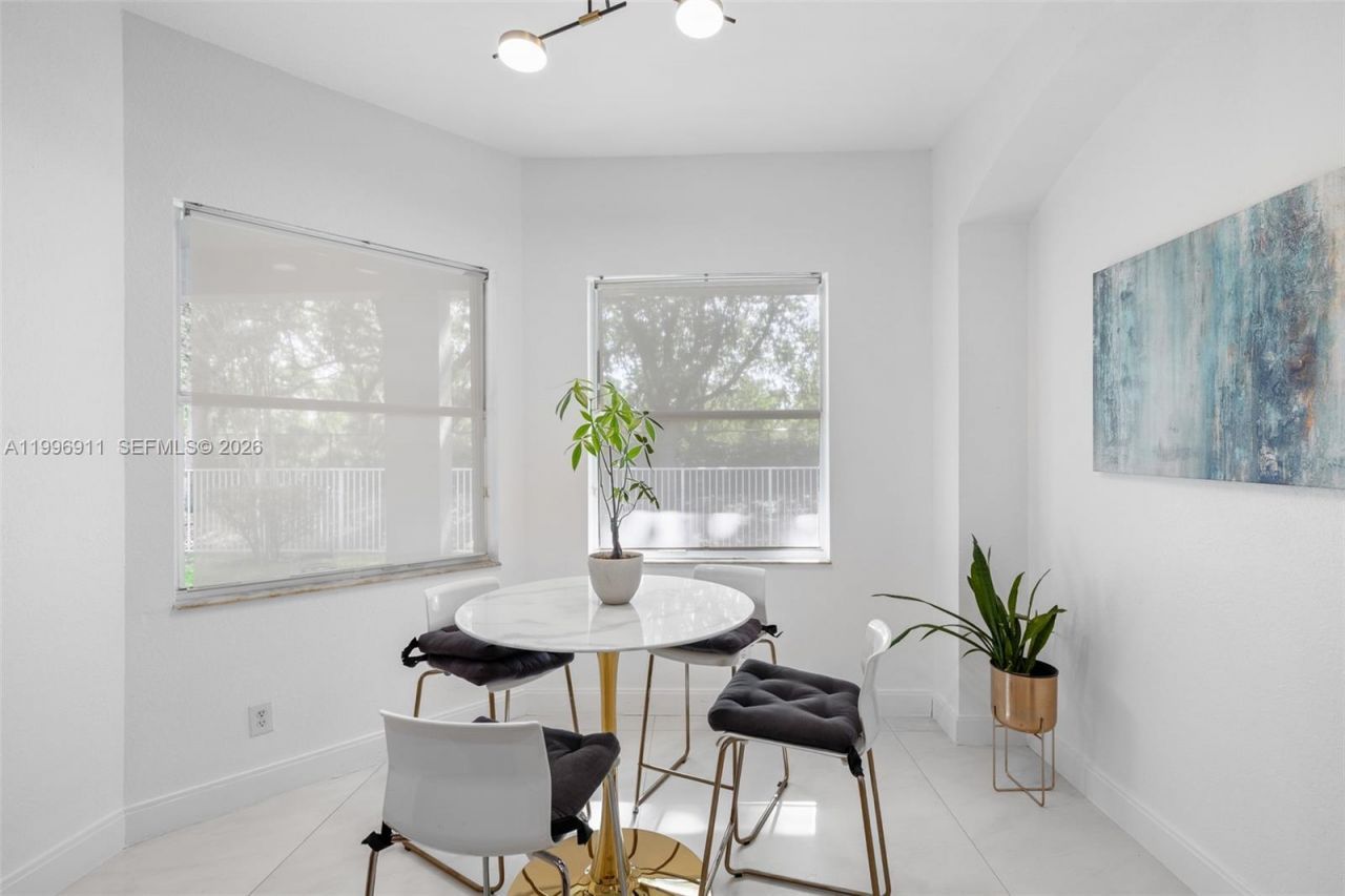 3870 E Hibiscus St, Weston, FL 33332 Photo