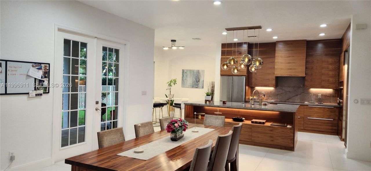 3870 E Hibiscus St, Weston, FL 33332 Photo