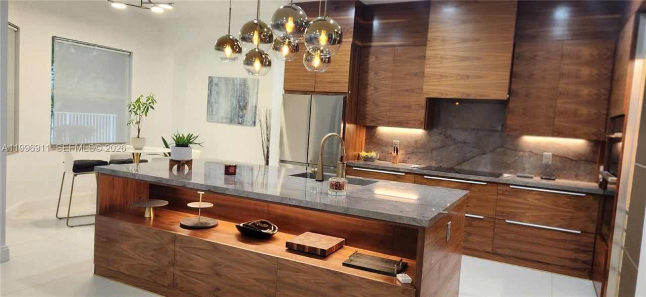 3870 E Hibiscus St, Weston, FL 33332 Photo