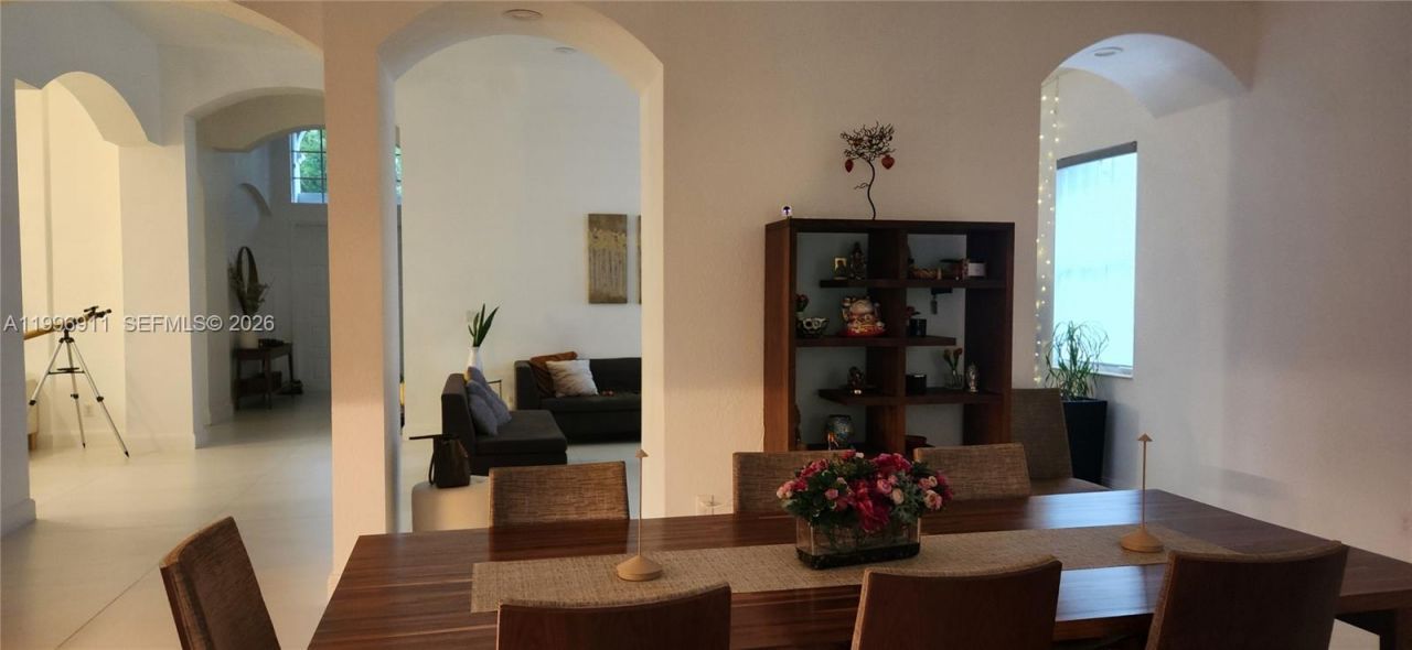 3870 E Hibiscus St, Weston, FL 33332 Photo