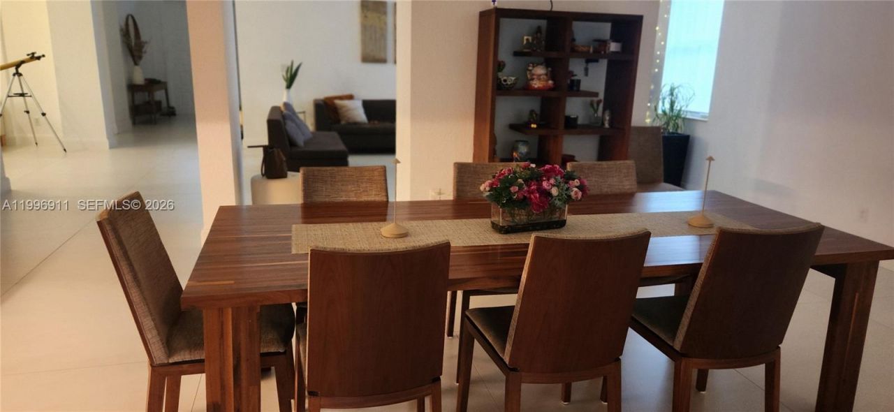 3870 E Hibiscus St, Weston, FL 33332 Photo