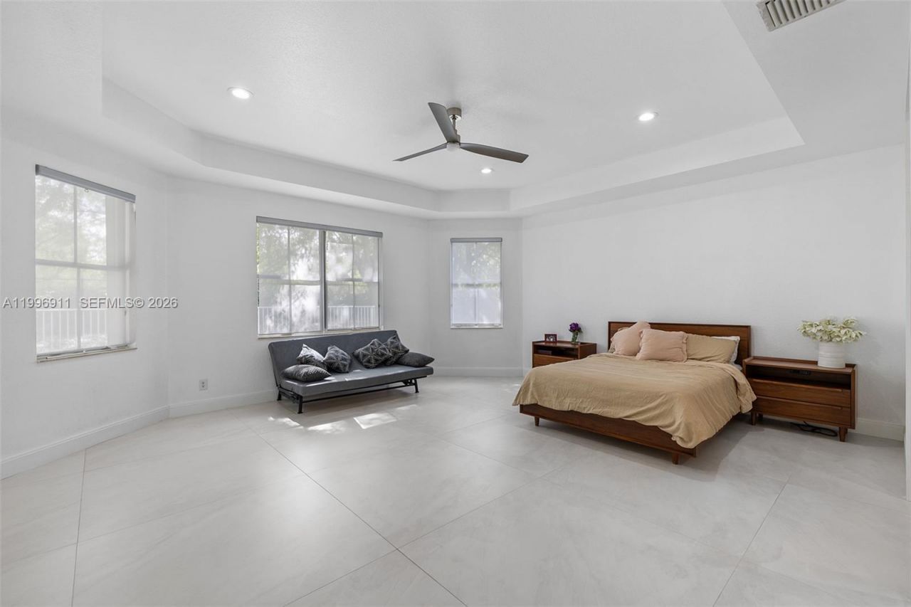 3870 E Hibiscus St, Weston, FL 33332 Photo