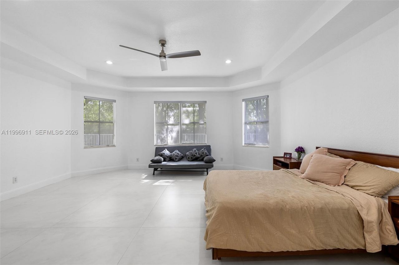 3870 E Hibiscus St, Weston, FL 33332 Photo