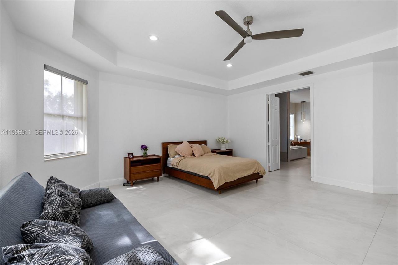 3870 E Hibiscus St, Weston, FL 33332 Photo