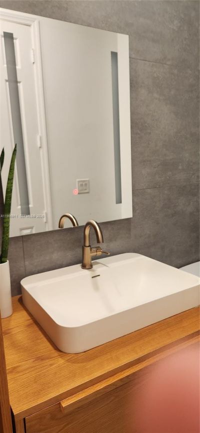 3870 E Hibiscus St, Weston, FL 33332 Photo