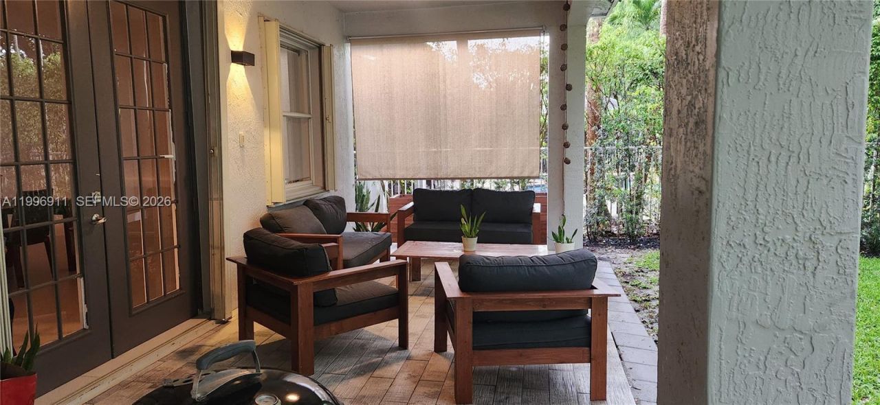 3870 E Hibiscus St, Weston, FL 33332 Photo