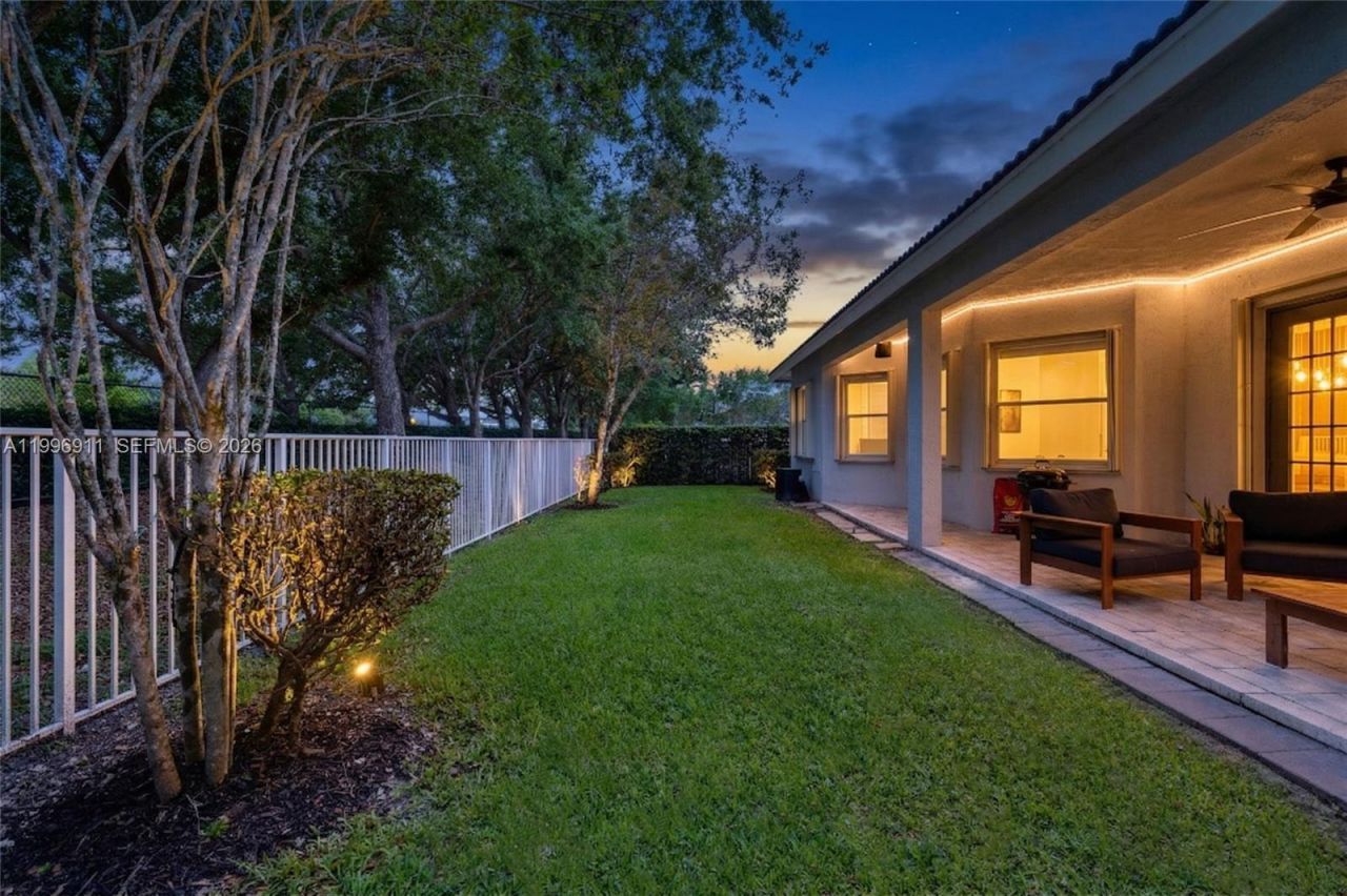 3870 E Hibiscus St, Weston, FL 33332 Photo