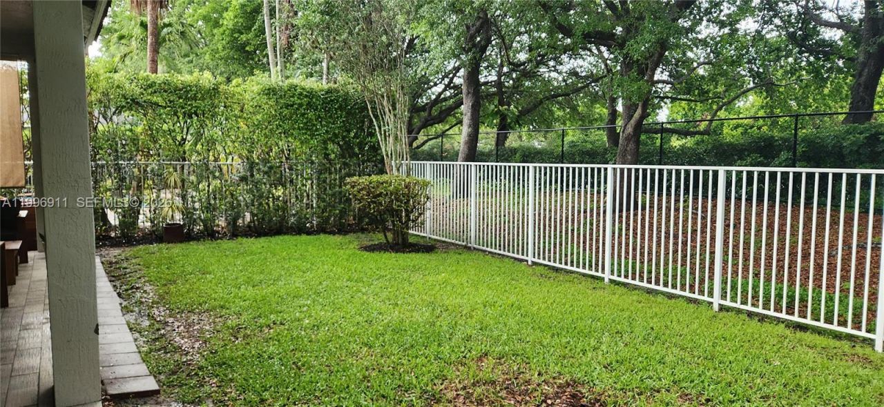 3870 E Hibiscus St, Weston, FL 33332 Photo