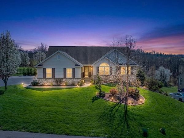 216 PLEASANT VIEW DRIVE, DOUGLASSVILLE, PA 19518