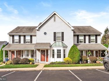 72 GREENRIDGE CIRCLE, NEWTOWN, PA 18940