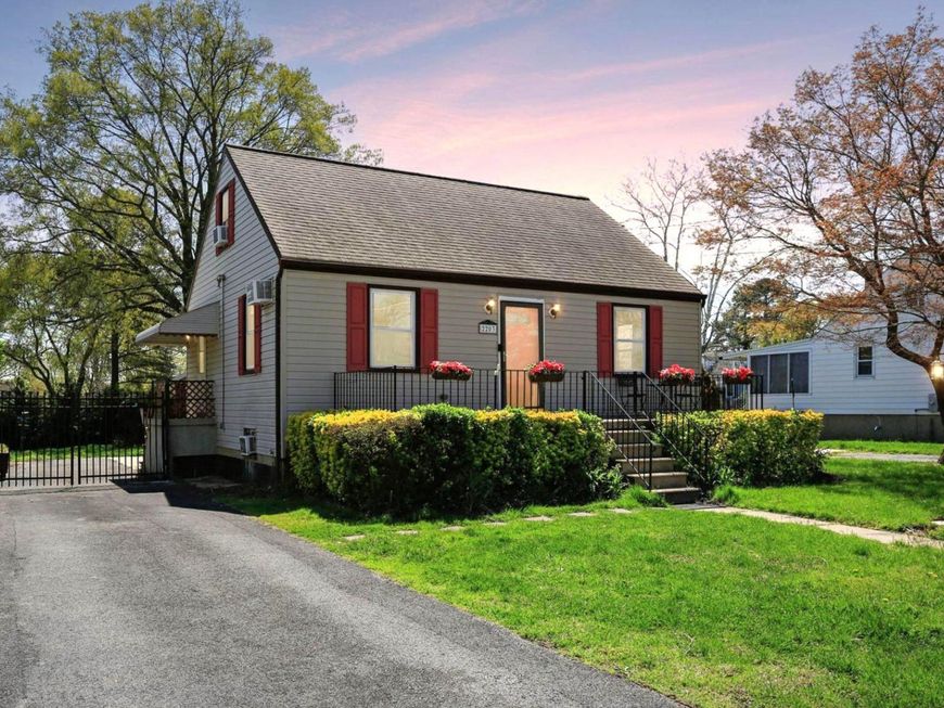 2203 Middleborough Road, Essex, MD 21221 Main Photo