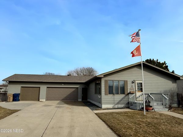 20 8TH STREET SW, Watertown, SD 57201