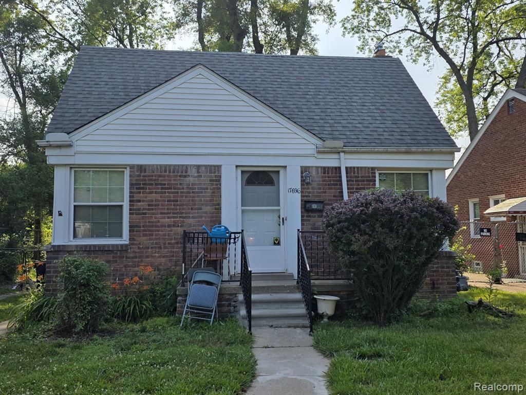 17696 Woodbine Street, Detroit, MI 48219 Main Photo