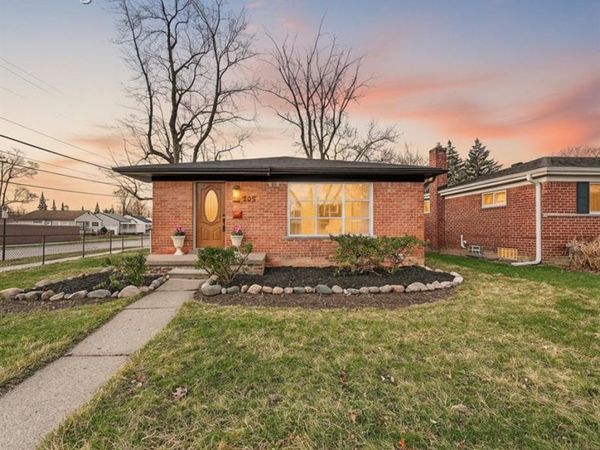 205 Royal Park Lane, Madison Heights, MI 48071