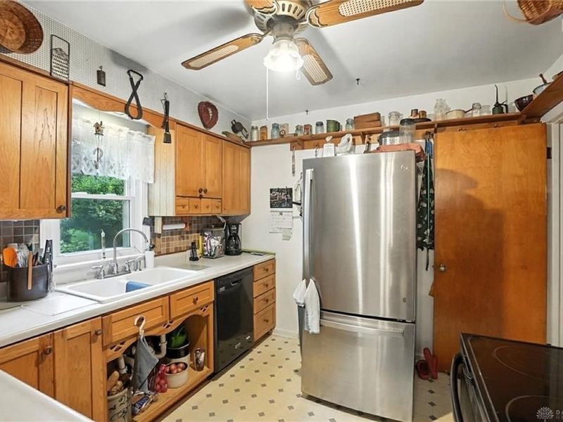 2064 Fairfield Pike, Springfield, OH 45502 Photo 11