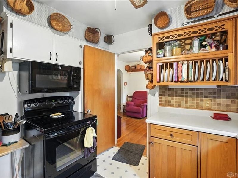 2064 Fairfield Pike, Springfield, OH 45502 Photo 12