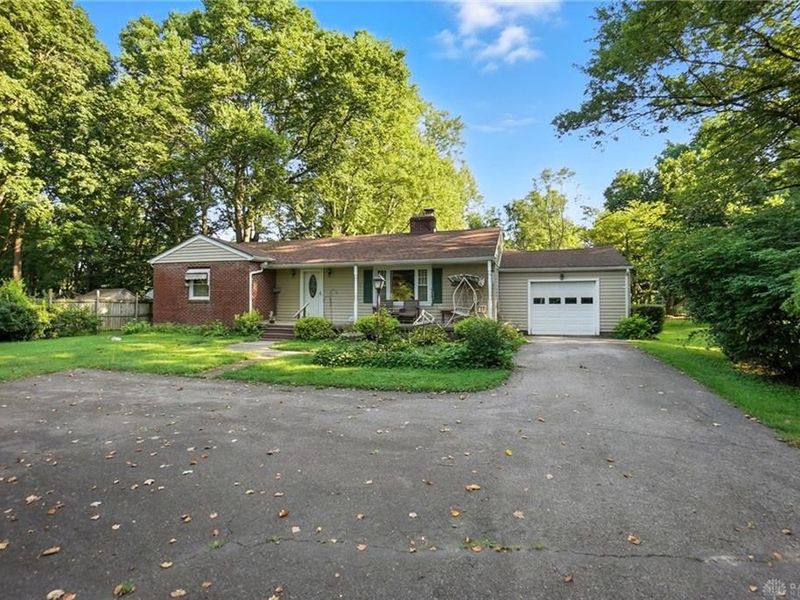 2064 Fairfield Pike, Springfield, OH 45502 Photo 2