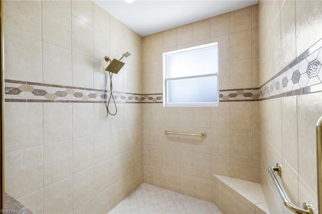 554 Avellino Isles Cir, Unit 101, Naples, FL 34119 Photo